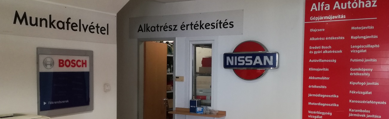 Az Alfa Autóház Szerviz munkafelvételi irodája.